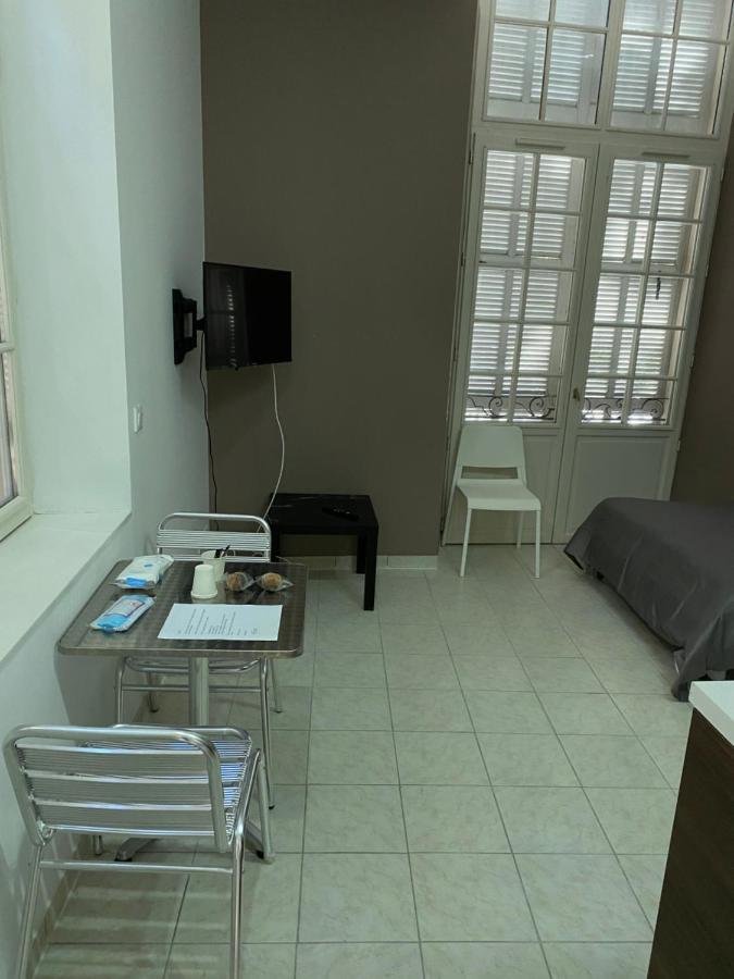 Five Stars S1 Aparthotel Marseille Bagian luar foto